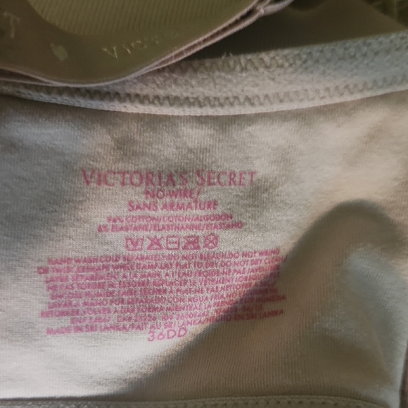 Cream T-Shirt Bra with Invisible Padded Underwire and Adjustable Straps - Picture 2 of 8